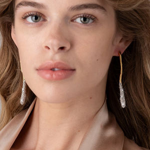 Tropfenohrringe mit unregelmäßigem Zylinderstab, 18 Karat vergoldet/versilbert, mit klaren Strasssteinen in Pavé-Fassung, modischer Damenschmuck für Partys - Product Image 1