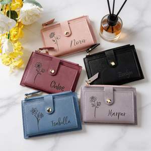Portefeuille personnalisé avec fleur de naissance et nom, cadeau personnalisé pour demande en mariage à une demoiselle d'honneur, pochette souvenir florale pour demoiselle d'honneur - Product Image 3