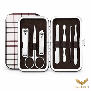 Ensemble de coupe-ongles 7 en 1 en acier inoxydable avec logo personnalisé, mini-outils de manucure, étui portable en PU, cadeau de voyage, service OEM en gros - Product Image 2