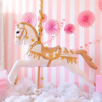 Cheval de carrousel décoratif pour vitrine avec support / Cheval de carrousel de manège / Accessoire en fibre de verre en forme de cheval de carrousel