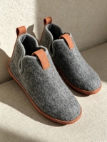 Bottines à enfiler en feutre de pure laine avec empiècement contrastant et semelle en cuir gris foncé, chaussures d'intérieur pour l'automne et l'hiver