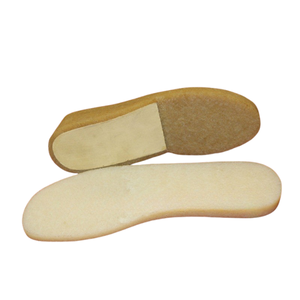 พื้นรองเท้าทำจากยางธรรมชาติที่มีความยืดหยุ่นสูง ทนทานต่อการสึกหรอ และกันลื่น เหมาะสำหรับรองเท้าสำหรับกิจกรรมกลางแจ้ง - Product Image 3