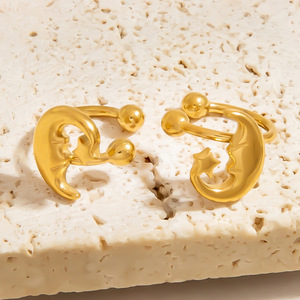 Pendientes de clip en forma de estrella, chapados en oro de 18k, de acero inoxidable, para orejas sin perforar, joyería de moda. - Product Image 4