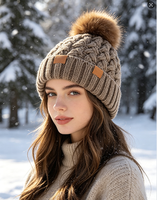 Bonnet côtelé épais en tricot torsadé pour femme, noir, blanc, marron, idéal pour l'extérieur, les voyages et l'escalade – Vente en gros usine