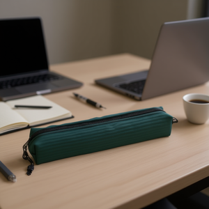 Astuccio Ilan verde con chiusura a cerniera per articoli di cancelleria 32711 - Product Image 3