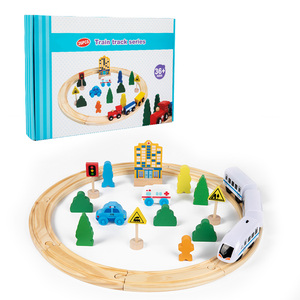 Ensemble de train électrique en bois de pin avec <span class=keywords><strong>locomotive</strong></span> à piles, wagons, arbres, jouet ferroviaire Montessori pour tout-petits - Product Image 1