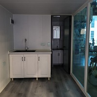 Maison capsule futuriste Apple Cabin en stock, structure en acier, livraison rapide pour les centres de glamping