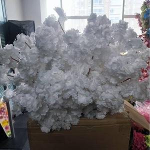 Centrotavola con Sfera di Fiori di Ciliegio Bianchi in Seta, Dimensioni Personalizzabili, per Decorazioni di Matrimoni, Eventi e Feste - Product Image 6