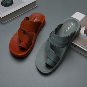 Ciabatte in pelle Sole da uomo con impugnatura comoda personalizzata pantofole in pelle sintetica - Product Image 2