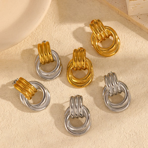 ต่างหูห่วงทรงเรขาคณิต สแตนเลสสตีล ชุบทอง 18K ไทเทเนียมสตีล เหมาะสำหรับใส่ทุกวัน เครื่องประดับแฟชั่น - Product Image 2