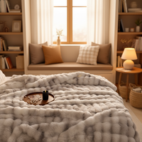 Gemütliche Flauschige Polyester-Flanell-Fleece-Decke Weiche Einfarbige Kunstfell-Kaninchenfell-Decke mit Bedrucktem Muster für Doppelbett Ganzjährig Nutzbar