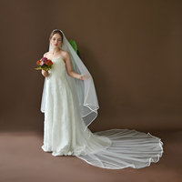 Voile de mariée élargi en satin classique à la mode décoré de voiles de robe de mariée à deux couches en satin à grande queue