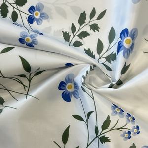 Tela de tafetán de poliéster 100% personalizada, ligera, resistente al agua, tejido laminado de tafetán 170T para ropa de niño y niña, forro recubierto - Product Image 1