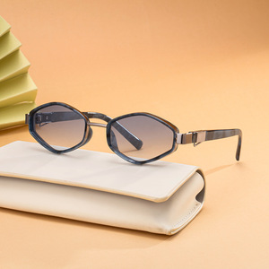 Gafas de Sol de Moda Estilo Europeo Americano 2026, Montura Completa Poligonal, Cadena para Mujer, UV400, Polarizadas, Modernas para Exteriores - Product Image 2