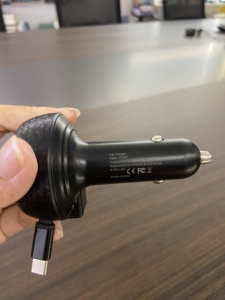 شاحن سيارة قابل للسحب مع منفذ USB-C للشحن السريع، مزود بكابل ومنفذين للشحن، متوافق مع الهواتف المحمولة والأجهزة الإلكترونية - Product Image 6