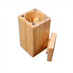 Porte-cure-dents en bois avec couvercle, finition naturelle, design carré, fabriqué au Vietnam - Product Image 1
