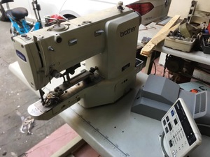 Macchina da cucire Brother KE-430F elettronica a punto annodato con trasmissione diretta per tessuti di camicie e abiti - Product Image 6