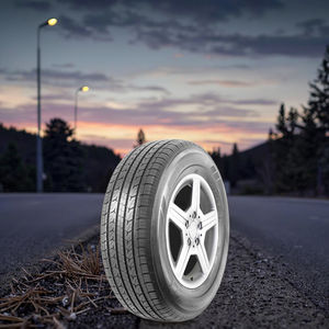 Pneus de voiture de tourisme haute performance Urban-Sport 235/65R17 245/65R17 PCR Tubeless pour une conduite sportive quotidienne et une utilisation toute l'année - Product Image 1