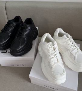 รองเท้าผ้าใบแฟชั่น WEGO คุณภาพดี ราคาคุ้มค่า ผลิตจากโรงงานเดียวกัน ดีไซน์โดดเด่น ช่วยเสริมลุคเพรียวบาง เหมาะสำหรับงานสังคมต่างๆ - Product Image 4