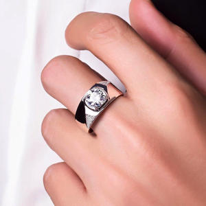 A163 Anello di fidanzamento da donna in oro bianco con diamante taglio brillante rotondo naturale colore G con diamanti laterali - Product Image 6