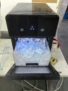 Mini máquina de hielo portátil de escritorio con enfriamiento rápido y extracción de hielo - Product Image 4