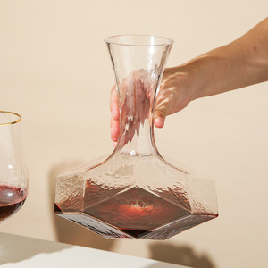 <span class=keywords><strong>Carafe</strong></span> à <span class=keywords><strong>vin</strong></span> unique <span class=keywords><strong>en</strong></span> <span class=keywords><strong>verre</strong></span> soufflé à la main pour mariage, décanteur <span class=keywords><strong>de</strong></span> <span class=keywords><strong>vin</strong></span> transparent <span class=keywords><strong>en</strong></span> cristal <span class=keywords><strong>en</strong></span> <span class=keywords><strong>forme</strong></span> <span class=keywords><strong>de</strong></span> diamant avec <span class=keywords><strong>a</strong></span>érateur - Product Image 3