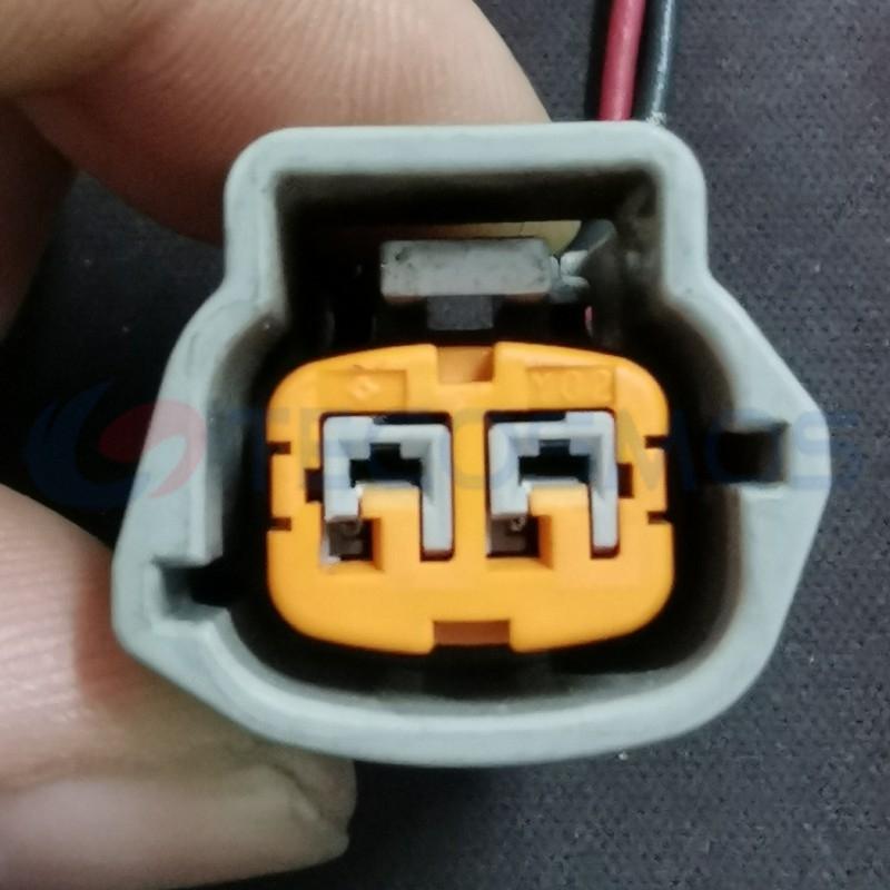 Car Connector For Nissan has two stitches on lower left and upper right CT2-0177M