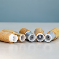 Tube de baume à lèvres vide rechargeable personnalisé 2026 avec logo sur mesure, format voyage, emballage cosmétique