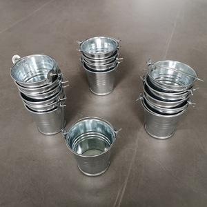 Mini verre à <span class=keywords><strong>vin</strong></span> créatif en métal baril de fer petits plats pour bière de petite amie drôle buvant un seau rouge Internet sans fuite - Product Image 3
