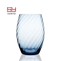Ensemble de verrerie artisanale élégante en cristal sans plomb, personnalisée, avec pied, à rayures bleues, pour gin, martini et vin sans pied