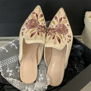 Zapatillas de Estar por Casa Bordadas Chinas de Nuevo Estilo para el Verano 2025, Cómodas y a la Moda - Product Image 3