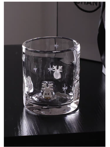 Conception d'arbre <span class=keywords><strong>de</strong></span> Noël fait à la main isolé clair à la mode créatif personnalisé verre trempé verre à liqueur <span class=keywords><strong>pour</strong></span> cadeau <span class=keywords><strong>de</strong></span> Noël - Product Image 2