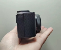 Sony ZVE-10 95% Neuf Ensemble Complet Appareil Photo Hybride 24MP Type Télémètre avec Objectif 16-50mm Écran Tactile Rabattable 4K pour Selfies et Voyages