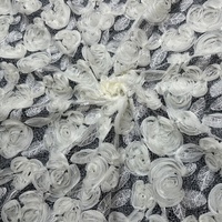 Bas prix 3D fleur dentelle tissu broderie cordon dentelle tissu Polyester tissu pour vêtements