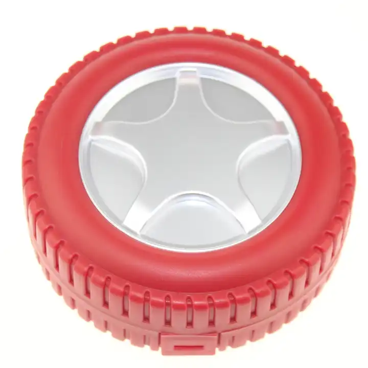 สีแดงพร้อมมีดอาร์ต