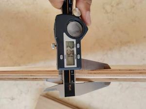 Plancher d'ingénierie européen en chêne, traité chimiquement, fumé et laqué UV - Product Image 6