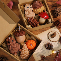 Ensemble cadeau de bougies parfumées artisanales représentant des animaux de la forêt, écureuil, champignon, pomme de pin, citrouille, gland, bougies décoratives en cire de soja, aromathérapie