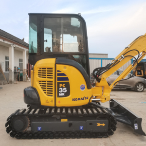 Mini-excavatrice sur chenilles hydraulique Komatsu PC35 d'occasion de haute qualité, 3,5 tonnes, bon état, modèle 2024, moteur d'origine japonaise - Product Image 1