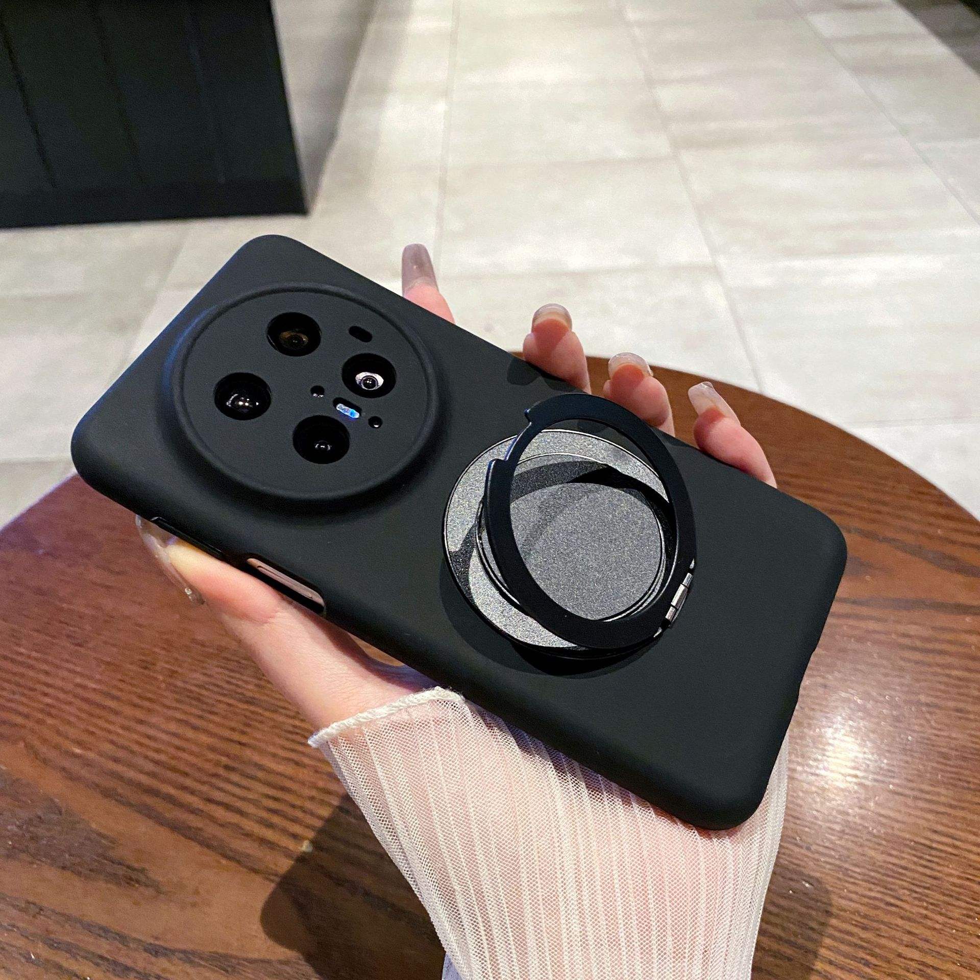 สีดำคลาสสิก