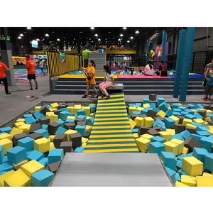 Attractions de parc de trampolines commercial Pokiddo avec pont suspendu intérieur, fosse à mousse et jeux - Product Image 2