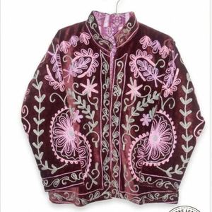 Chaqueta Bordada Floral Suzani de Terciopelo Hecha a Mano con Logotipo BLTE, Unisex, Reversible, Ecológica, Transpirable, de Secado Rápido, para Otoño e Invierno - Product Image 1