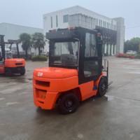 Truk Forklift Diesel 3T: Tiang 3-Tingkat 5m, Cummins EPA, Otomatis, Kabin AC, Garpu 1070mm.
