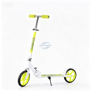 Trottinette pour enfants à deux roues en PU, pliable, construction en aluminium, hauteur réglable, jouet d'extérieur - Product Image 3