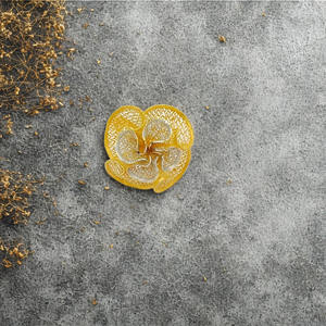 แหวนทองคำขาวและทองเหลือง 22K ดีไซน์ลายดอกไม้สุดหรูสำหรับผู้หญิง พร้อมลวดลายกลีบดอกที่ประณีต - Product Image 2