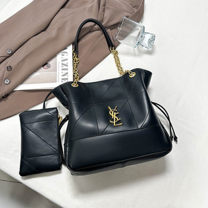 กระเป๋าสะพายไหล่ทรงโท้ทหนัง PU ลายโซ่สไตล์เรโทรสำหรับผู้หญิง รุ่นใหม่ประจำฤดูใบไม้ผลิปี 2026 ดีไซน์หรูหราทันสมัย จุของได้เยอะ พร้อมตัวล็อคแม่เหล็ก - Product Image 1