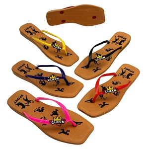 Tongs en EVA multicolores chic à motif sportif « <span class=keywords><strong>Kiss</strong></span> » pour femme – Écologiques, idéales pour l'extérieur (été/printemps) - Product Image 5