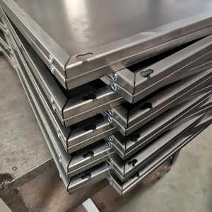 خدمات تصنيع المعادن المخصصة - اللحام والثقب بالتحكم الرقمي بالحاسوب لصفائح الفولاذ الكربوني/الفولاذ المقاوم للصدأ المطلية بالمسحوق حسب معيار ISO-9001 - Product Image 6