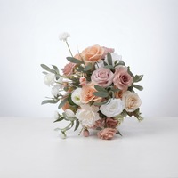 Großhandel Trendige Gangdekoration Künstliche Seidenblumen Grün-Rosa Blumenkugel Tischdekoration für Hochzeitsdekoration