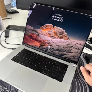 แล็ปท็อปทรงพลังระดับมืออาชีพปี 2024 รุ่นดั้งเดิม Mabook Pro M4 Pro ขนาด 16 นิ้ว 165Hz แรม 24GB SSD สำหรับระบบปฏิบัติการคอมพิวเตอร์ส่วนบุคคล - Product Image 1