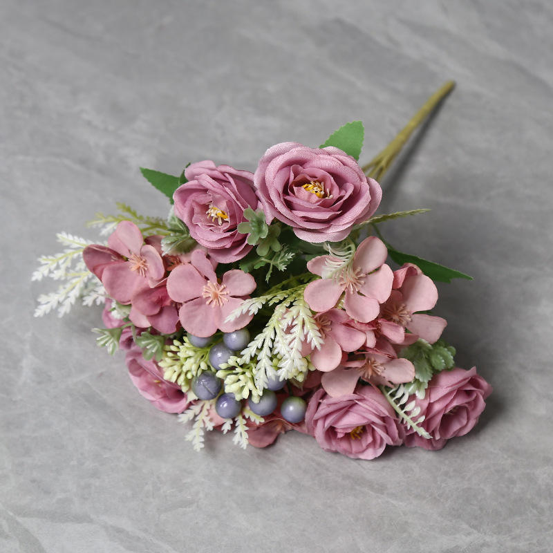 สีม่วงเข้ม